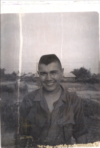 Apache Haircut - Cpl Leon in Quang Tri 68