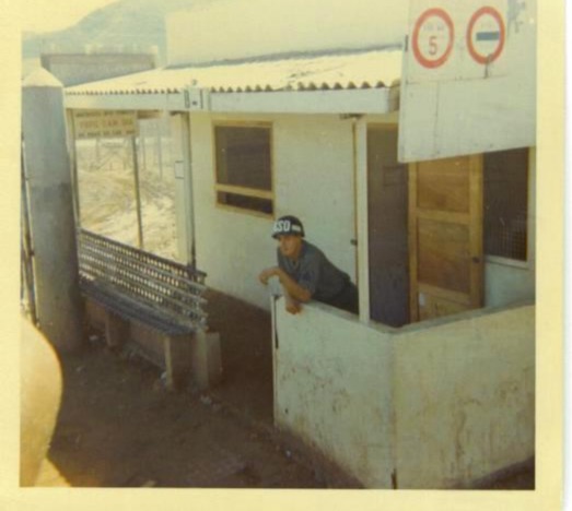 another day at garde duty / east gate