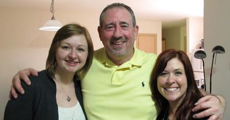 Les and his daughters