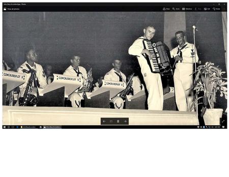 ComCruDesFlot8 Band