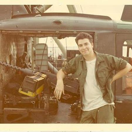 John James 1970 US Navy abord YRBM-16