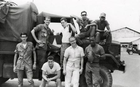 The Motely Crew - Best Bunch of Guys