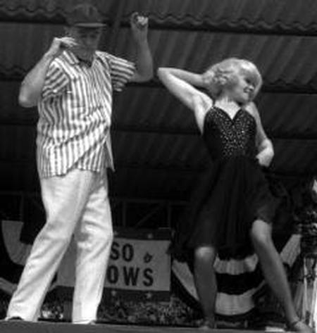 Bob Hope & Joey Heatherton USO
