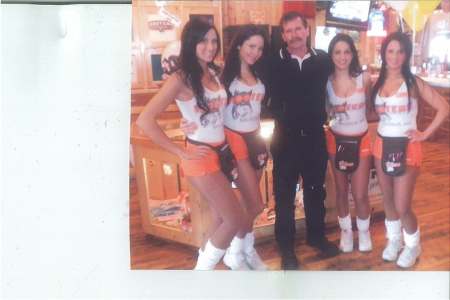 Saugus Hooters