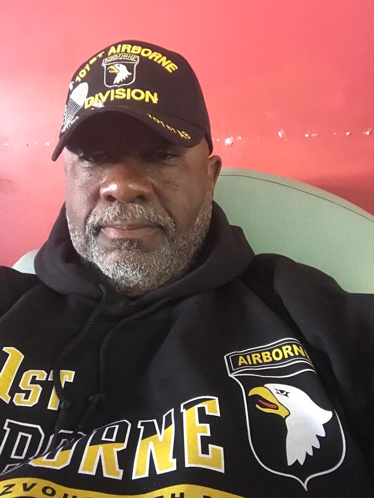 Bart tuning RT-542 UHF Radio from an A-6 aircraft