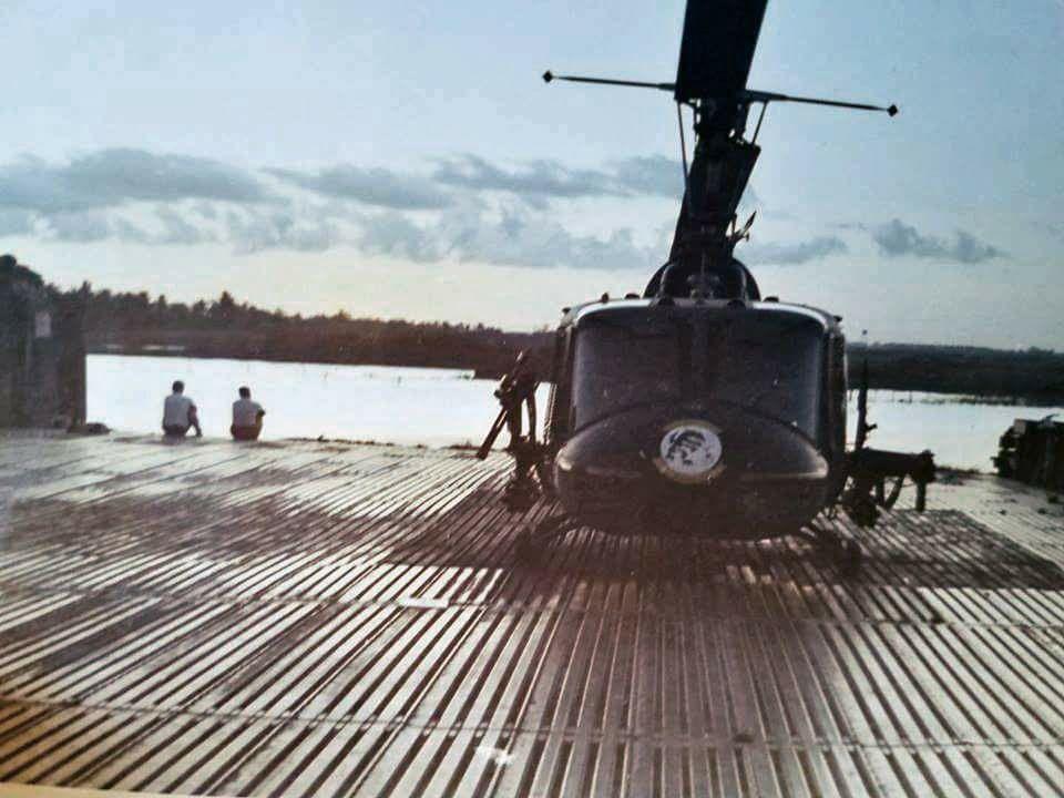 5th Special Forces beret flash