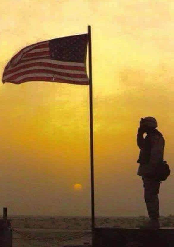 Lynn Chapman in Ops room, 446th Trans Long Binh